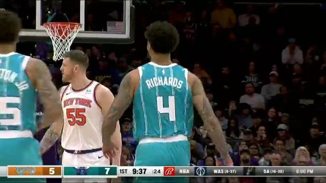 【2024年01月30日 尼克斯vs黄蜂集锦】布里奇斯高抛皮球直发内线 理查兹轻松接饼完成暴扣