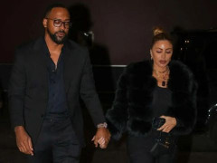 拉尔萨与乔丹儿子十指紧扣！雍容华贵气场强 共赴巴黎看秀太甜了