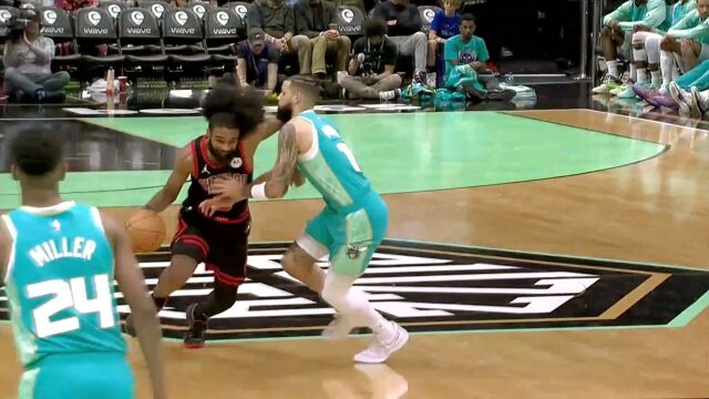 【2024年02月01日 公牛vs黄蜂集锦】科比-怀特炸裂隔扣！狂轰35+7+9率队取胜