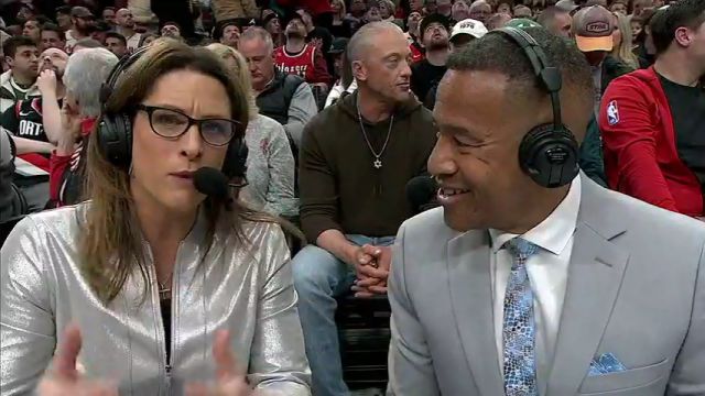 【2024年02月01日】雄鹿vs开拓者第1节英文原声录像回放