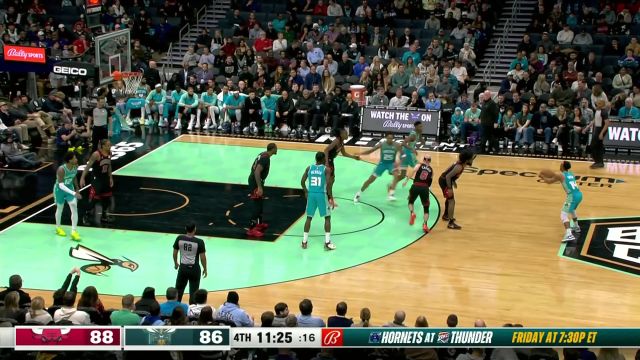 【2024年02月01日 公牛vs黄蜂集锦】手感丝滑轻松写意 米勒单吃多森姆翻身后仰稳稳命中