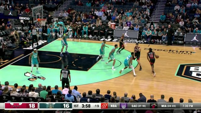 【2024年02月01日 公牛vs黄蜂集锦】还是得我自己来 多森姆加速突破上篮得手