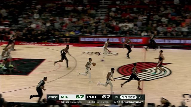 【2024年02月01日 雄鹿vs开拓者集锦】欣赏表哥风采 利拉德后撤步三分出手一气呵成