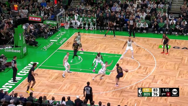 【2024年02月02日 湖人vs凯尔特人集锦】这是什么神仙球！里夫斯无视防守投中高难度三分