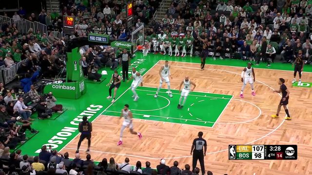 【2024年02月02日 湖人vs凯尔特人集锦】丝毫不给你们机会！ 拉塞尔命中三分分差再次回到两位数