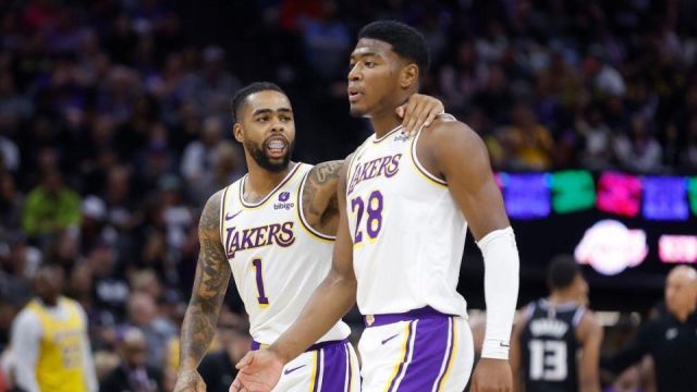 【2024年02月02日 湖人vs凯尔特人集锦】湖人交易最新动态：老鹰坚持索要里夫斯，有意篮网三人需付出八村+拉塞尔，休赛期交易更佳