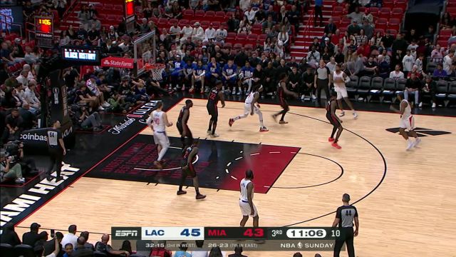 【2024年02月05日 快船vs热火集锦】乔治撕裂防线送出助攻 哈登外线接球架炮三分打进