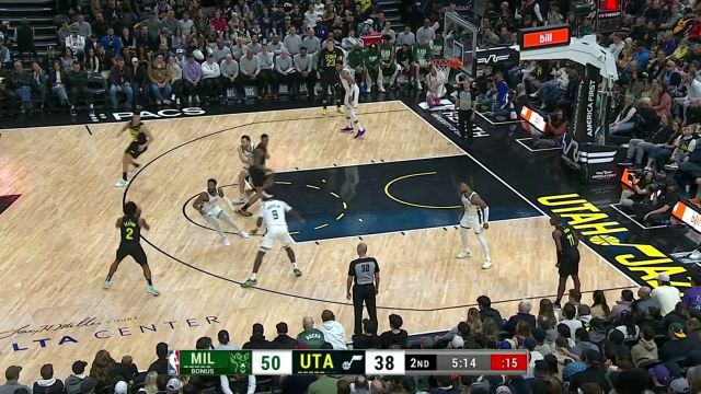 【2024年02月05日 雄鹿vs爵士集锦】展示高端技术动作！塞克斯顿潇洒妙传篮下的科林斯一飞冲天空接暴扣