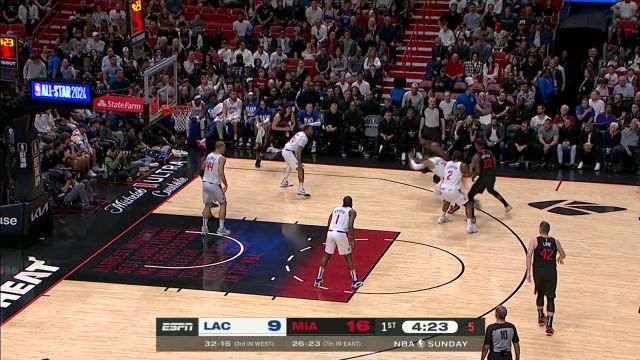 【2024年02月05日 快船vs热火集锦】哈登挥手送出长传贯穿全场 莱昂纳德接球暴扣发难干脆利落