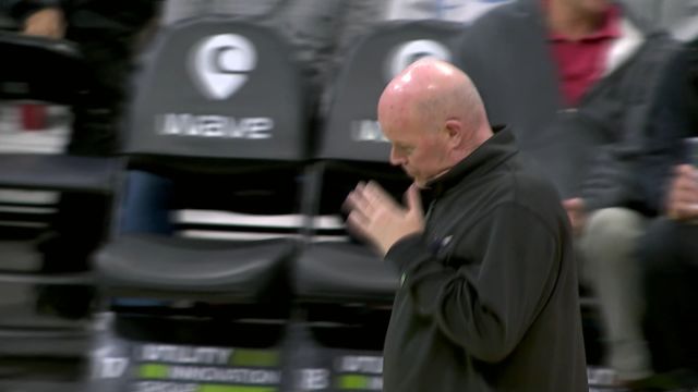 【2024年02月06日 湖人vs黄蜂集锦】你不跳我可投了！老詹篮下后仰稳稳打中