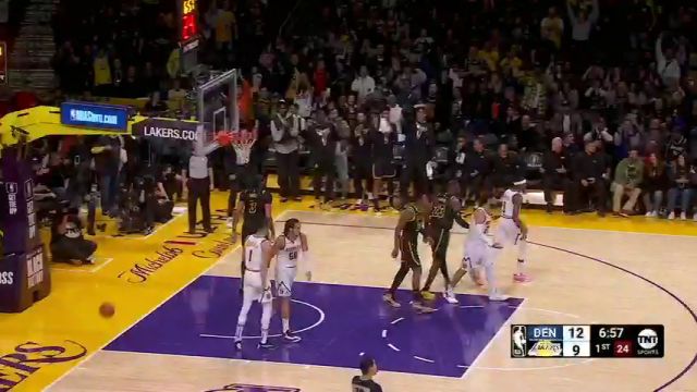 【2024年02月09日 掘金vs湖人集锦】老詹反击打成再送大师级传球 浓眉暴扣得手直接掀翻主场