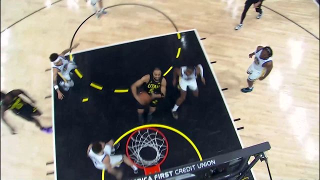 【2024年02月13日 勇士vs爵士集锦】变向突破势不可挡 塔克启动加速冲入禁区暴扣