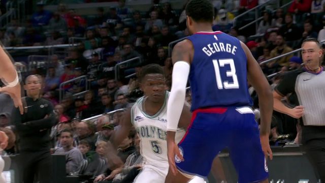 【2024年02月13日 森林狼vs快船集锦】冲到进去之后几乎无对手 爱德华兹强硬上篮效果不错