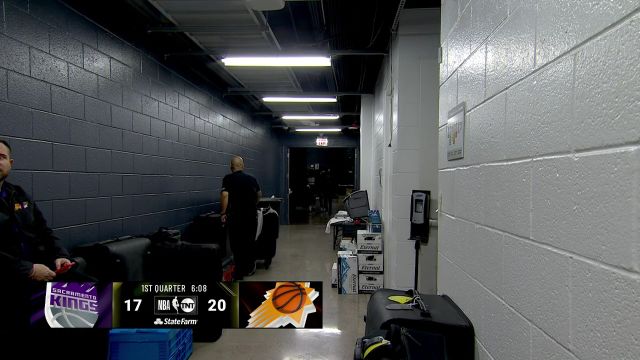 【2024年02月14日 国王vs太阳集锦】谁知道发生了什么愿无大碍 比尔在工作人员陪同下回到更衣室