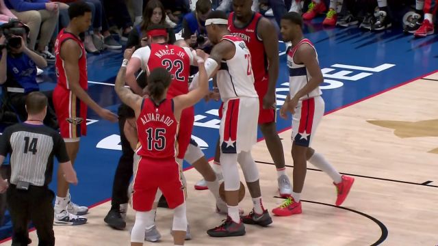 【2024年02月15日 奇才vs鹈鹕集锦】剑拔弩张火气拉满 南斯抱摔沙梅特现场冲突不断