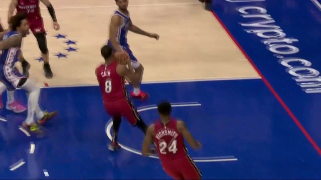 【2024年02月15日 热火vs76人集锦】我的禁区休得放肆！乌布雷积极追防送凯恩无情大帽捍卫禁区