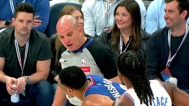 【2024年02月23日 快船vs雷霆集锦】威少运球运别人脚上，送出大礼！