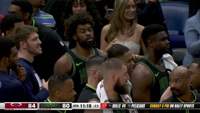 【2024年02月24日 热火vs鹈鹕集锦】一个也不放过!场边球迷也起冲突 穿韦德球衣的球迷也被驱逐