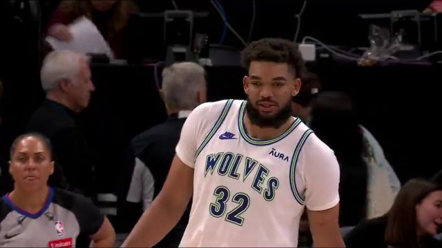 【2024年02月24日】雄鹿vs森林狼第3节英文原声录像回放