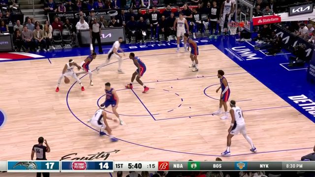 【2024年02月25日 魔术vs活塞集锦】直接无视面前所有的防守 哈里斯顶着防守手起刀落打成3+1