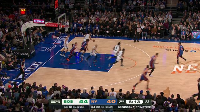 【2024年02月25日 凯尔特人vs尼克斯集锦】脚步与速度都有优势 杰伦-布朗底线突破双手暴扣