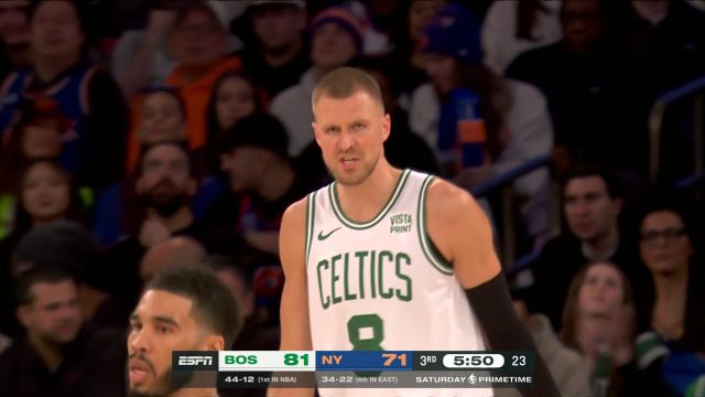 【2024年02月25日 凯尔特人vs尼克斯集锦】两座炮台早已架好！波尔津吉斯霍乐迪两记三分弹无虚发