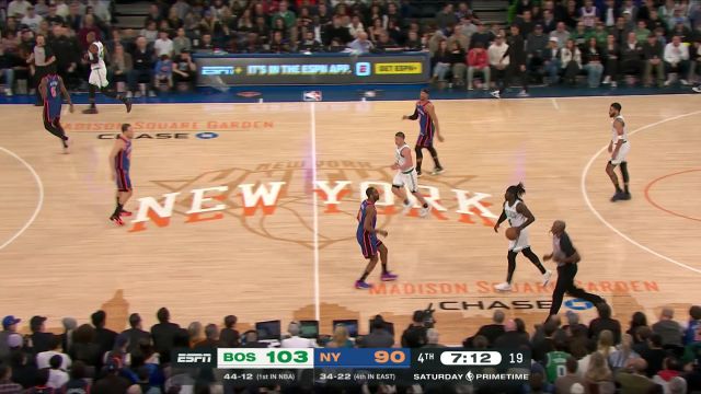 【2024年02月25日 凯尔特人vs尼克斯集锦】防守也是形同虚设 塔图姆一步过掉哈尔滕施泰因完成突破上篮