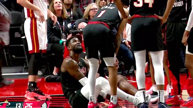 【2024年02月28日 热火vs开拓者集锦】惊魂一幕！艾顿空中失衡重摔 右手挫伤