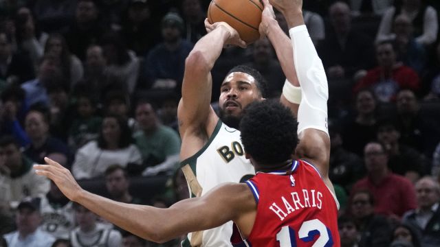 【2024年02月28日 76人vs凯尔特人集锦】76人99-117凯尔特人 双探花合砍60分马克西空砍32分绿军主场击退76人