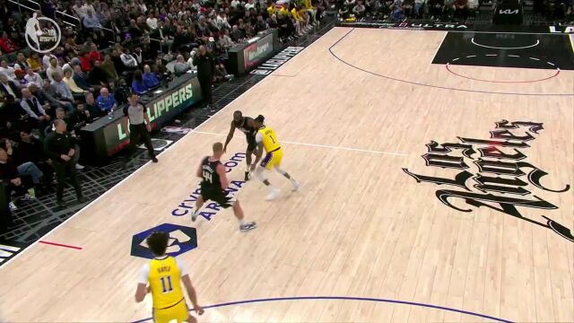 【2024年02月29日 湖人vs快船集锦】哈登强杀内线造2+1！