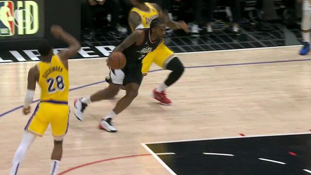 【2024年02月29日 湖人vs快船集锦】小卡突破打脸詹姆斯！老詹应声倒地！