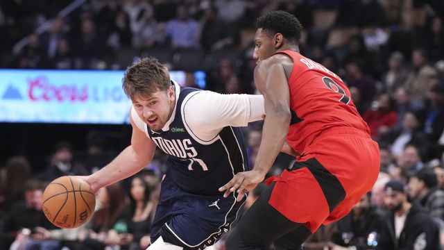 【2024年02月29日 独行侠vs猛龙集锦】独行侠136-125猛龙 东契奇生日夜轰三双独行侠力擒猛龙止连败