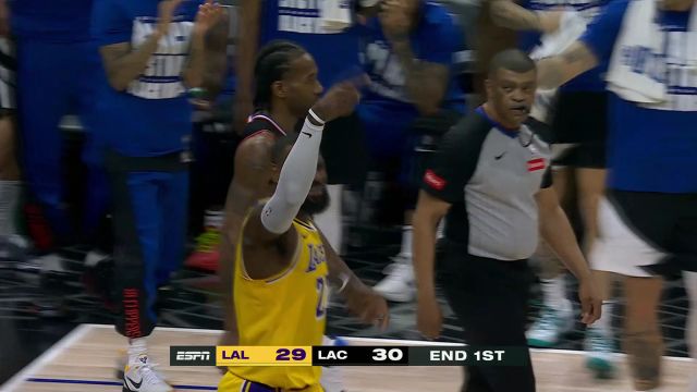 【2024年02月29日 湖人vs快船集锦】与时间赛跑的一球！威少强突篮下上篮不中小卡灵动补篮球进灯亮