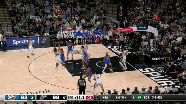 【2024年03月01日 雷霆vs马刺集锦】时间越紧手越稳！杰威看表掐秒一条龙上篮打进还有加罚