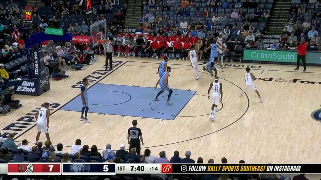 【2024年03月03日 开拓者vs灰熊集锦】眼前一片开阔地！卡马拉饿虎扑食暴力补扣得手