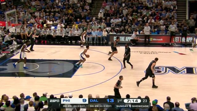【2024年03月04日 76人vs独行侠集锦】马克西鬼手抢断推反击 行进间抛投稳稳命中