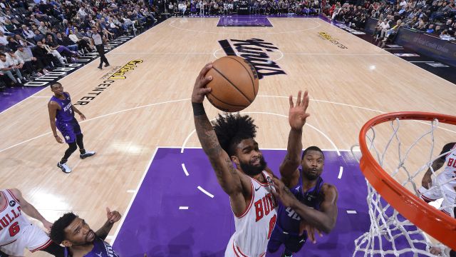 【2024年03月05日 公牛vs国王集锦】公牛113-109国王 怀特德罗赞合砍70分公牛险胜国王