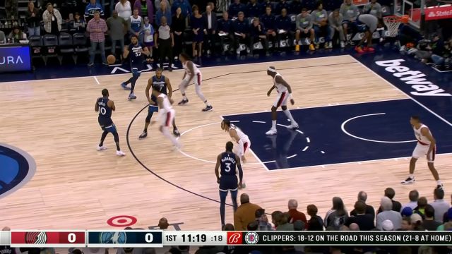 【2024年03月05日 开拓者vs森林狼集锦】篮下一柱擎天！戈贝尔一跃而起补扣得手轻取2分