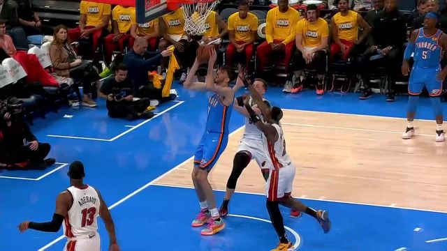 【2024年03月09日 热火vs雷霆集锦】杰伦威廉姆斯铜墙铁壁无情封盖 霍姆格伦篮下吃饼暴扣