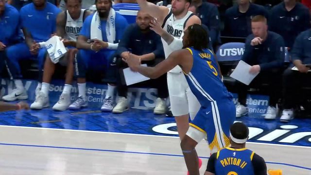 【2024年03月14日 勇士vs独行侠集锦】还差两球！加福德接东契奇妙传空接暴扣第33连中