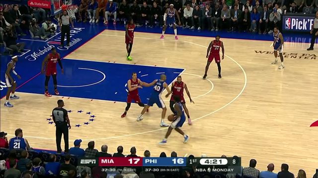 【2024年03月19日 热火vs76人集锦】射手的绝对自信心！马克西持球单打无视马丁防守三分稳稳命中