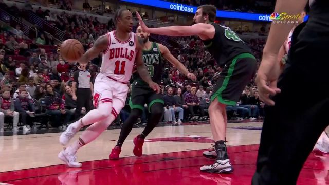 【2024年03月24日 凯尔特人vs公牛集锦】一山更比一山高 德罗赞假动作点飞防守2+1稳稳拿下