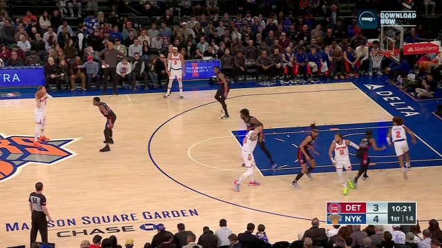 【2024年03月26日 活塞vs尼克斯集锦】延续上一场的手感！ 迪文琴佐开局里突外投连得五分