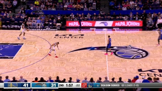 【2024年03月28日 勇士vs魔术集锦】面前出现了一片开阔地 维金斯闲庭信步直冲禁区双手暴扣