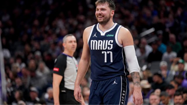 【2024年04月01日 独行侠vs火箭集锦】独行侠7连胜升西部第五：东契奇47+12命中9记三分创纪录，冲5年3.46亿历史最大合同