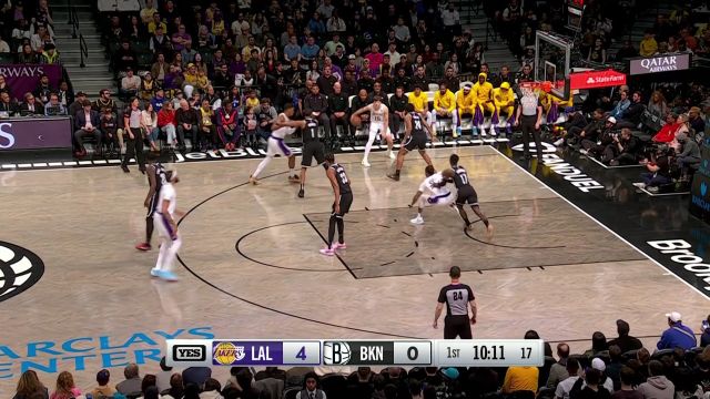 【2024年04月01日 湖人vs篮网集锦】里夫斯假投真传骗过防守 八村垒接球直冲腹地单手劈扣