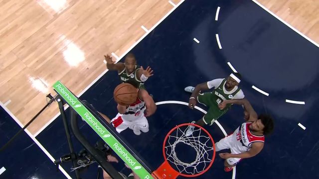 【2024年04月03日 雄鹿vs奇才集锦】指如疾风势如闪电 吉尔大步流星突破上篮轻松得手