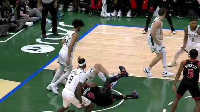 【2024年04月06日】NBA常规赛：猛龙vs雄鹿第3节英文原声录像回放