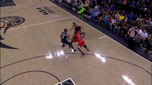 【2024年04月08日 公牛vs魔术集锦】开场先听一声脆 萨格斯直杀篮下起飞双手暴扣