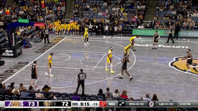 【2024年04月13日 湖人vs灰熊集锦】凭一己之力就能解决问题 戴维斯试探步之后突破上篮稳定军心